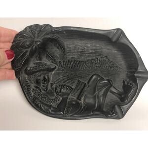 Vintage Coco Joe's of Hawaii Lava Ashtray Man Reading Book  Black Original Label